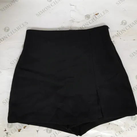 ZARA SPLIT SKORT IN BLACK SIZE M