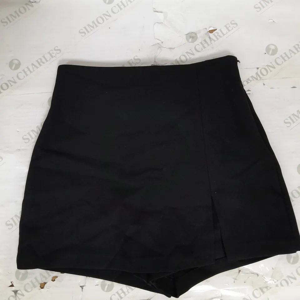 ZARA SPLIT SKORT IN BLACK SIZE M
