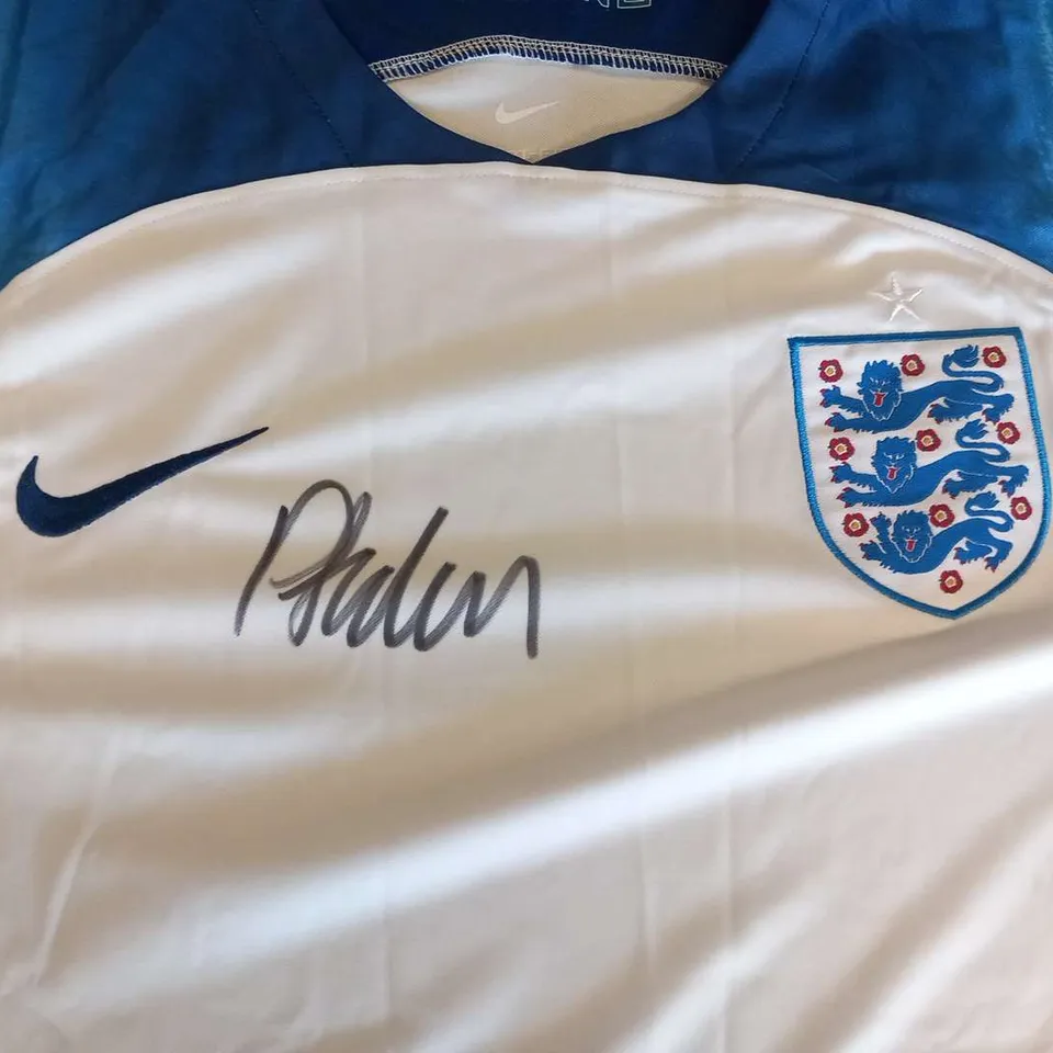 ENGLAND FOOTBALL TEAM NIKE HOME JERSERY SIGNED BY PHIL FODEN