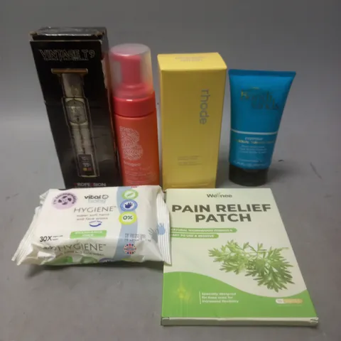 APPROXIMATELY 20 ASSORTED COSMETIC PRODUCTS TO INCLUDE - BONDI SANDS TANNING MILK - WELLNEE PAIN RELIEF PATCH - VITAL BABY WIPES - ETC