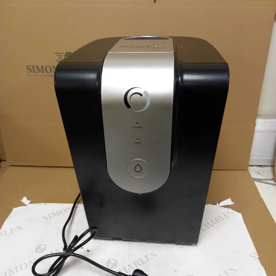 AQUA OPTIMA LUMI CHILLER