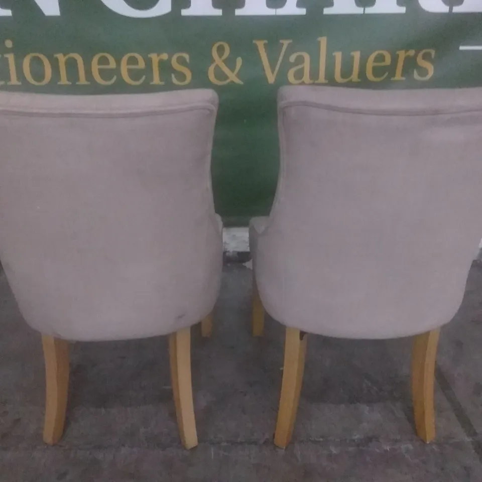 SET OF 2 NEW DUKE OATMEAL FABRIC BUTTON BACK DINING CHAIRS (OAK LEG)