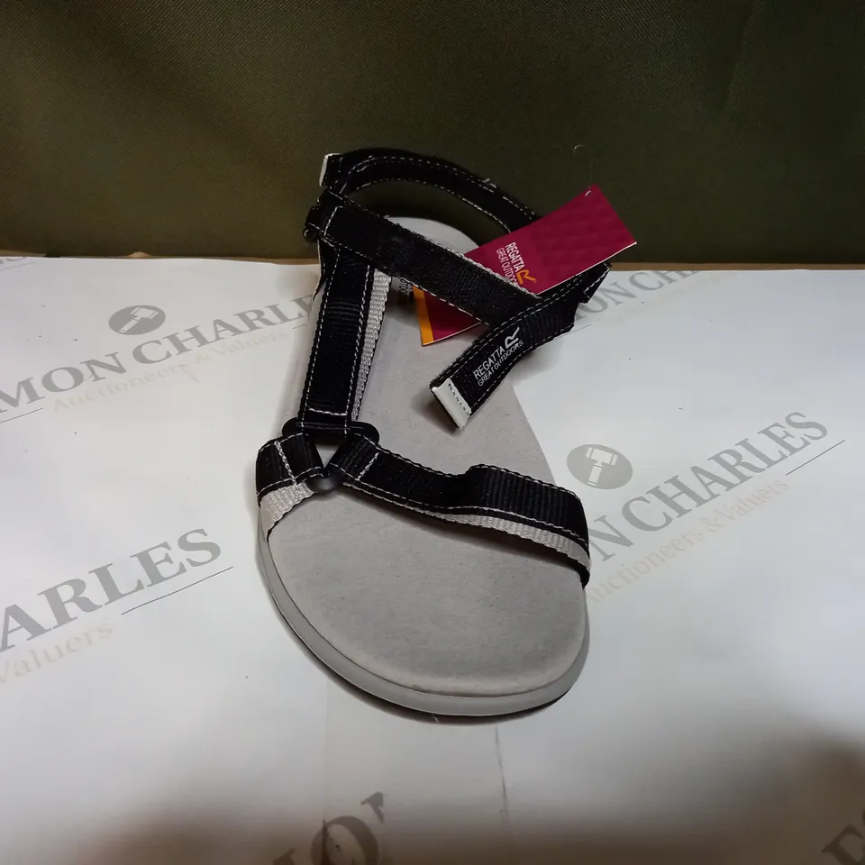 REGATTA LADY SANTA SOL SANDALS SIZE 7