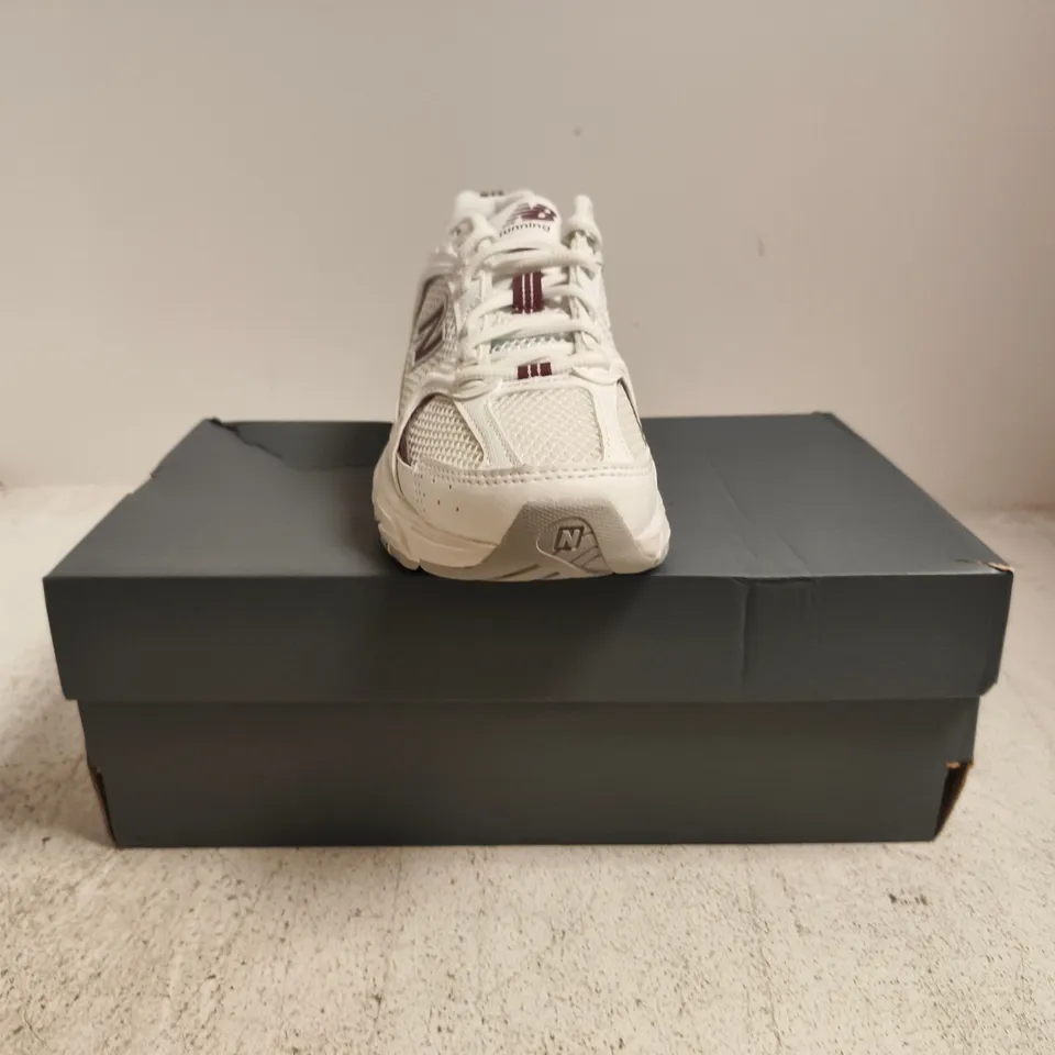 BOXED PAIR OF NEW BALANCE 530 TRAINERS IN WHITE/BURGUNDY SIZE UK 4.5