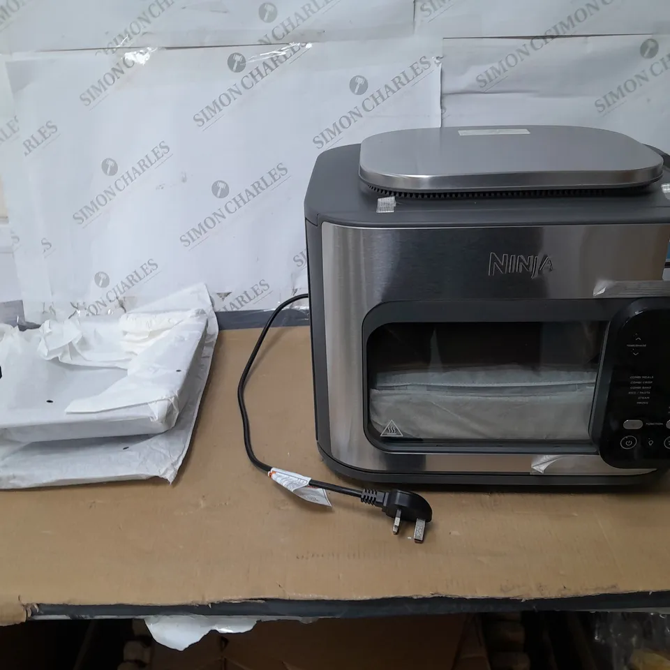 NINJA MULTIFUNCTION 14 IN 1 OVEN & AIR FRYER 
