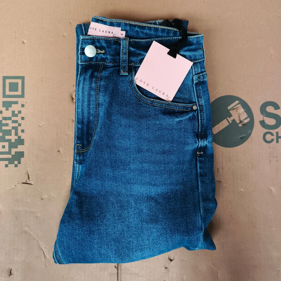 LOVE LAURA MOM JEANS IN MID WASH BLUE SIZE 6