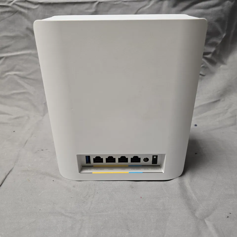 ASUS WIRELESS ROUTER – WHITE, 5-PORT ETHERNET, USB 3.0