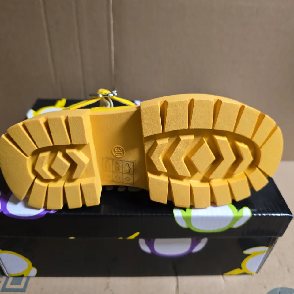BOXED PAIR OF KOI LA LA TELETUBBIES KIDZ MARY JANES – YELLOW, UK 11K
