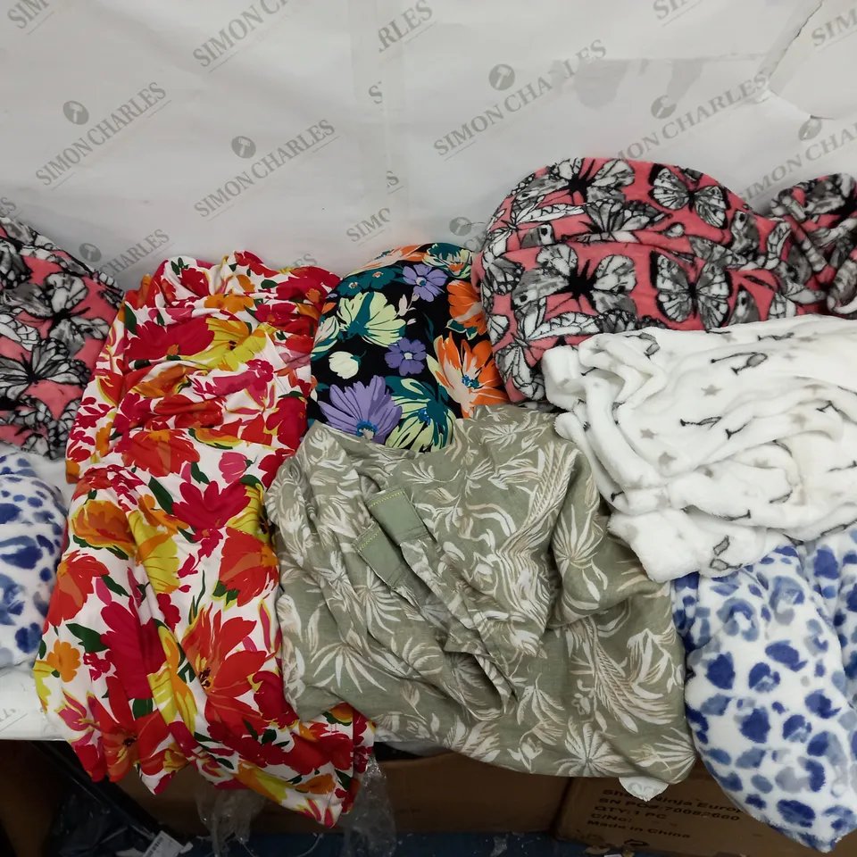 LARGE BOX OF ASSORTED CLOTHING ITEMS TOO INCLUDE PANT , DRESSES COMING IN DIFFERENT COLOURS AND SIZES 