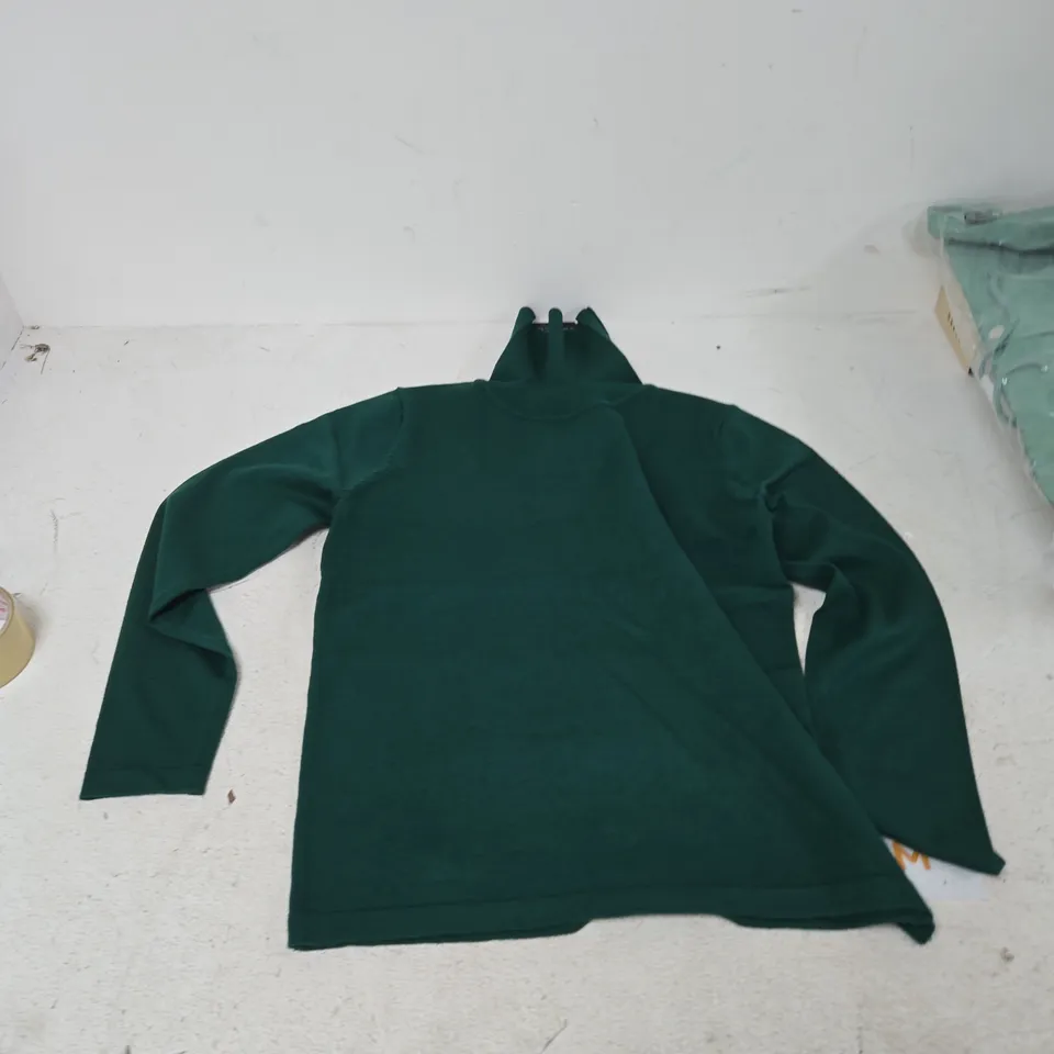 BOX OF APPROXIMATELY 25 ASSORTED CLOTHING ITEMS TO INCLUDE: EMRECO GREEN TURTLENECK JUMPER 