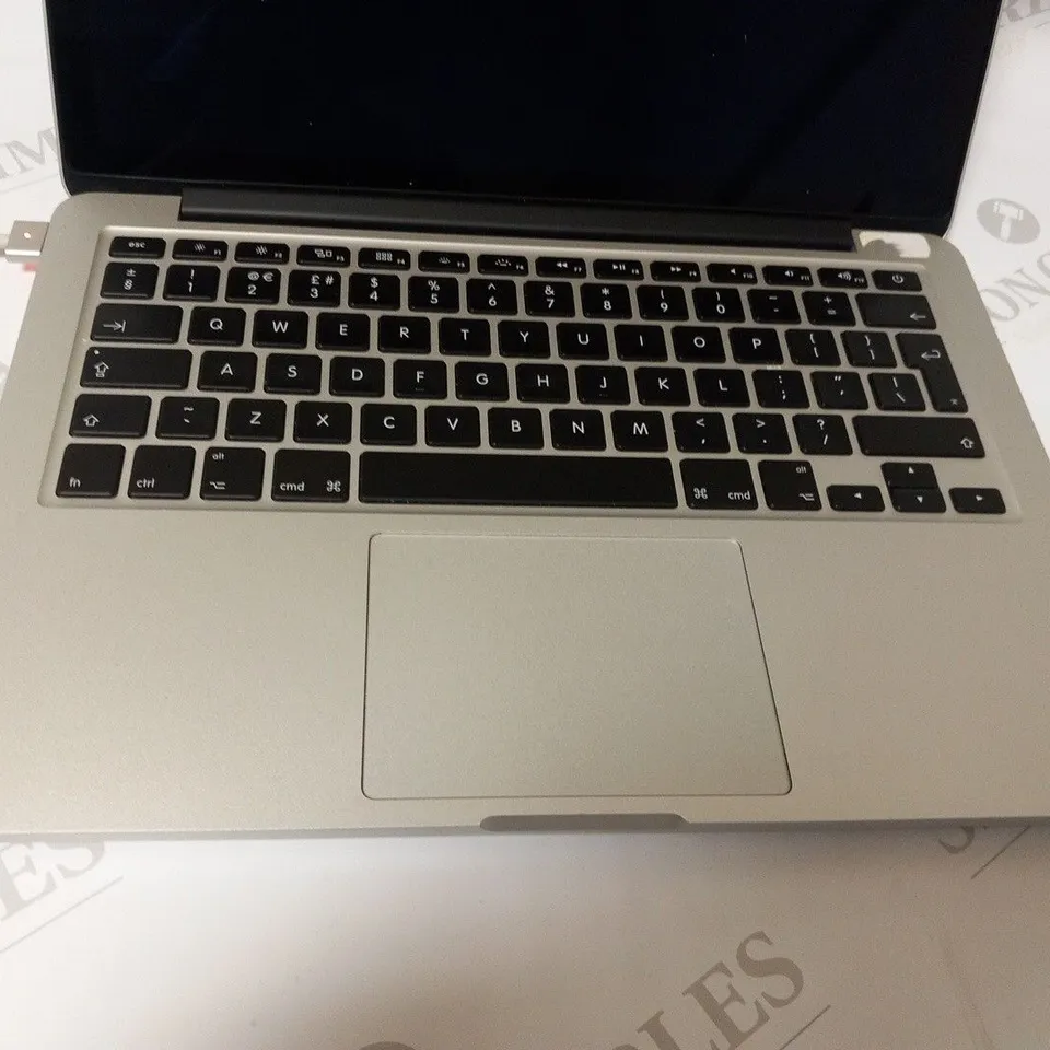 APPLE MACBOOK PRO (A1502 EARLY 2015)