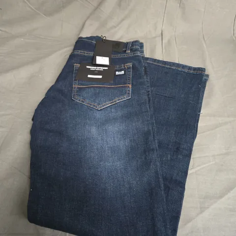 WEEKEND OFFENDER EASY FIT JEANS IN DARK VINTAGE SIZE 30R