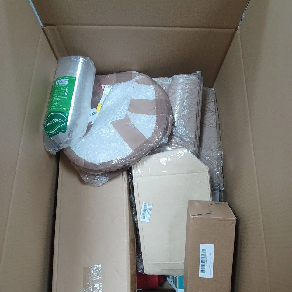 APPROXIMATELY 20 ASSORTED HOUSEHOLD ITEMS TO INCLUDE TABLET CASES, SOFA COVERS AND PLASTIC CUPS