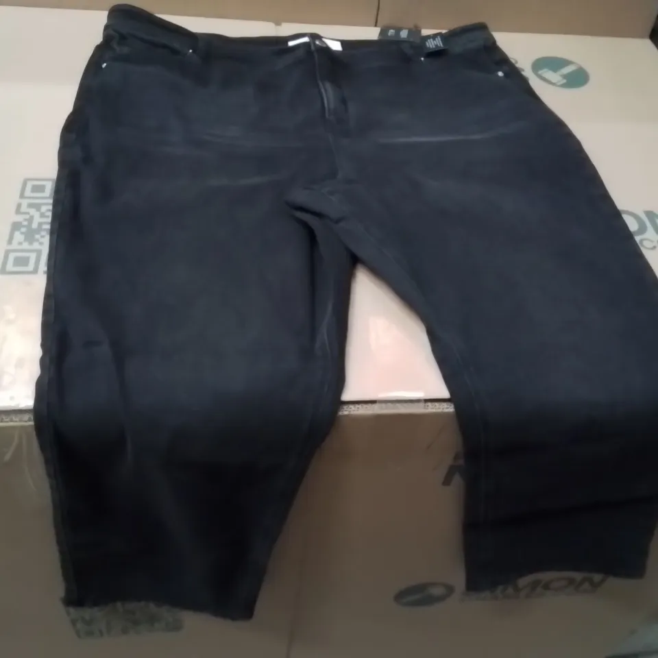 BOXED BRAND NEW APPROXIMATELY 6 JD WILLIAMS JEANS BLACK SIZE 28