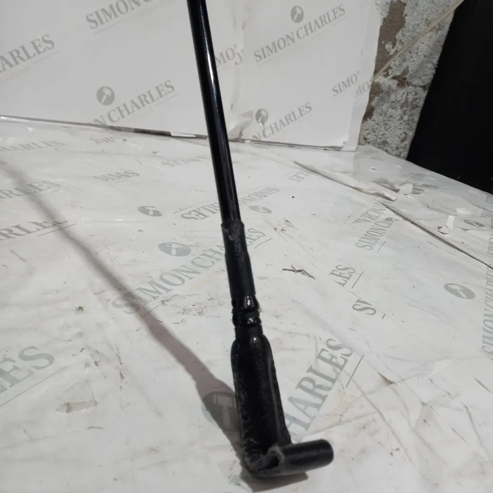 BLACK HORSE RIDING CROP (COLLECTION ONLY)