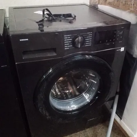 SAMSUNG SERIES 5 FREESTANDING WASHING MACHINE IN BLACK - WW90CGC04DABEU