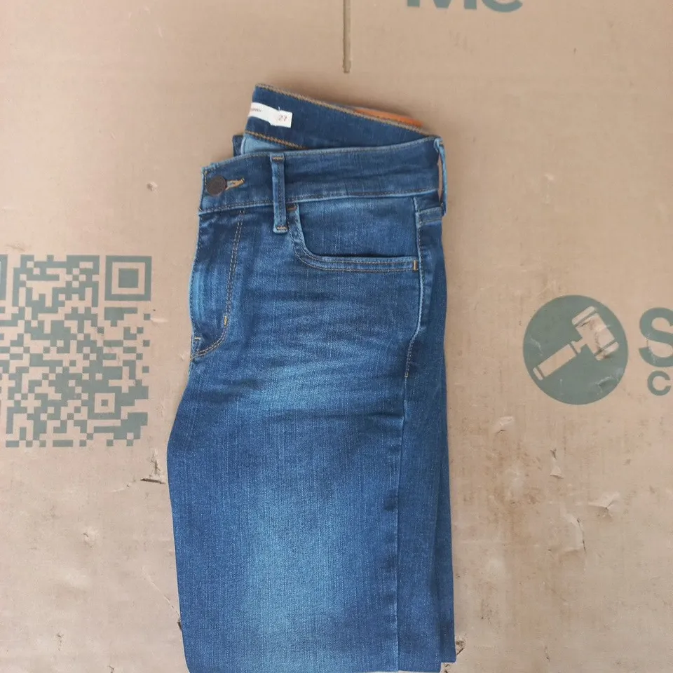 LEVI'S 710 SUPER SKINNY JEANS IN BLUE SIZE 27