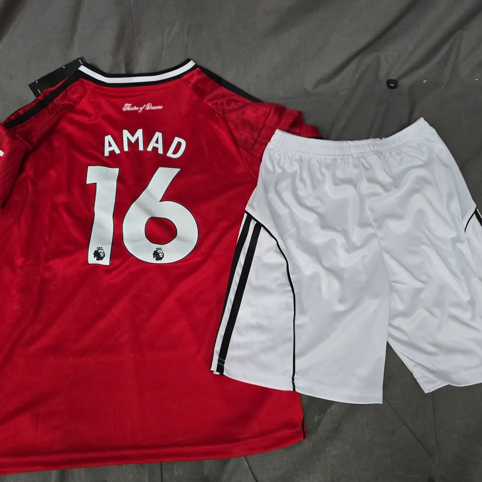 ADIDAS MANCHESTER UNITED KIDS FOOTBALL KIT SIZE UK 26 - NUMBER 16 AMAD