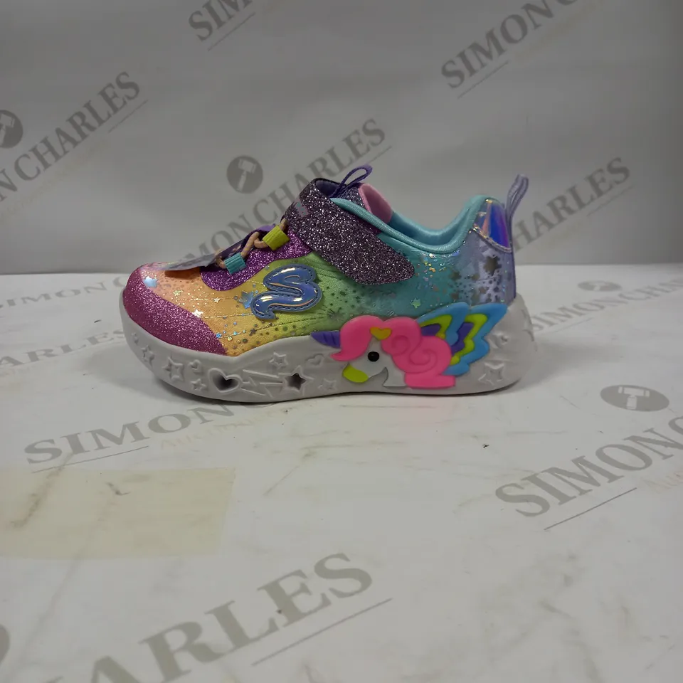 SKECHERS, UNICORN CHARMER, LIGHT UP CHILDRENS TRAINERS, CHILDS SIZE 8