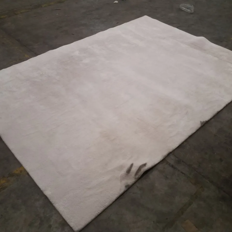 QUALITY DESIGNER AREA RUG - APPROXIMATELY 200×290CM