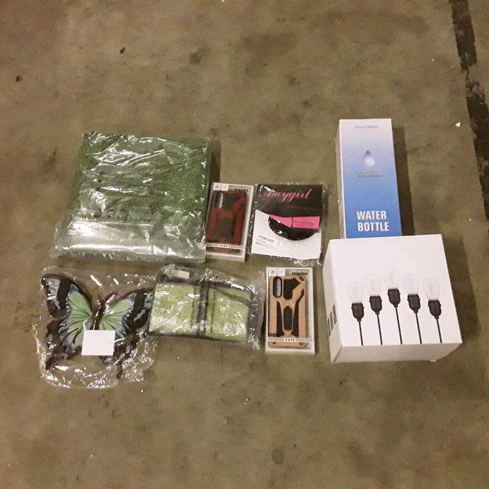 PALLET CONTAINING ASSORTED HOUSEHOLD PRODUCTS INCLUDING WATER BOTTLE, PHONE CASES, LIGHTS, DECORATIVE ITEMS ETC 