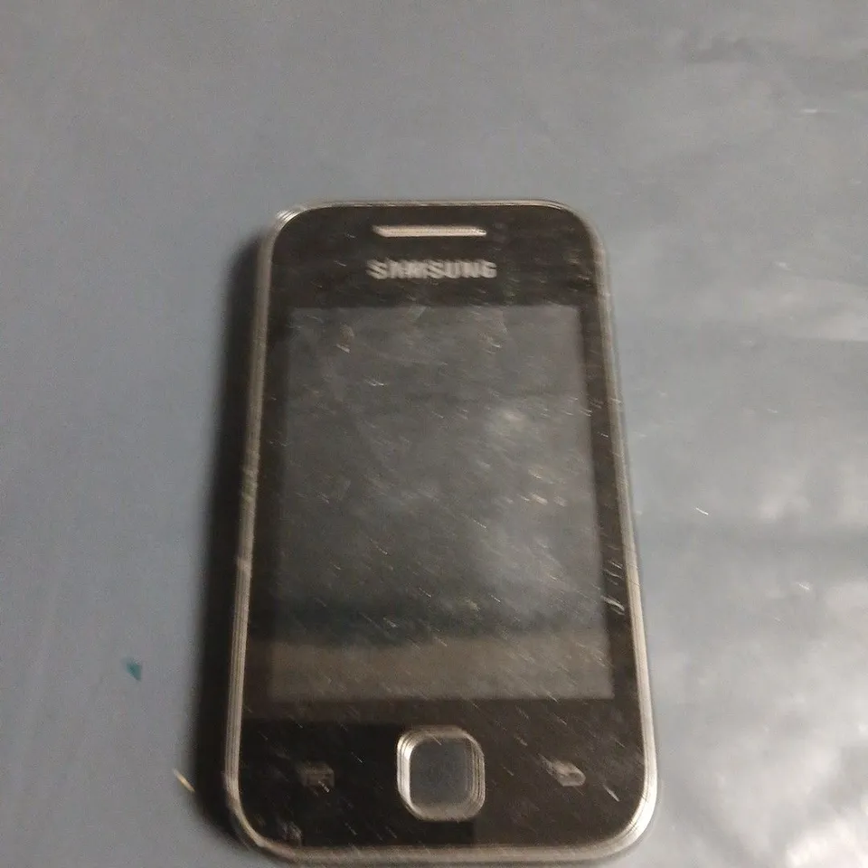 SAMSUNG SMARTPHONE – WHITE - MODEL UNSPECIFIED