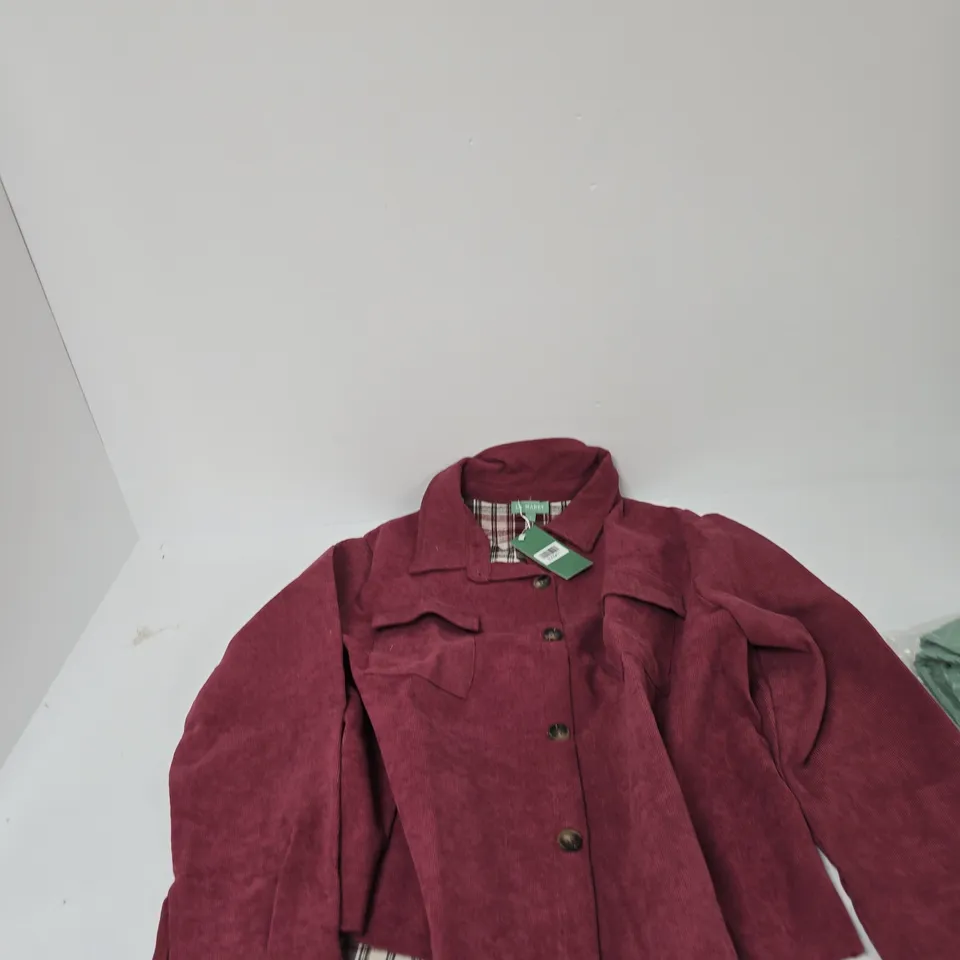BOX OF APPROXIMATELY 20 ASSORTED CLOTHING ITEMS TO INCLUDE: LA MAREY JACKET 