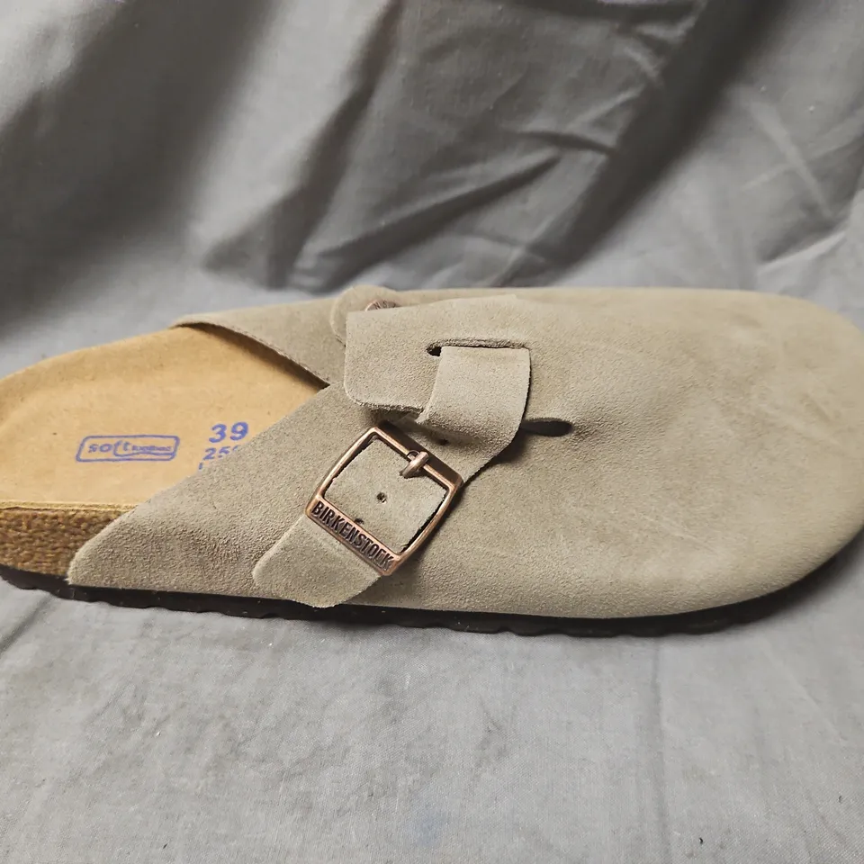 BIRKENSTOCK BOSTON BS TAUPE SUEDE CLOG – UK 6 (EU 39)