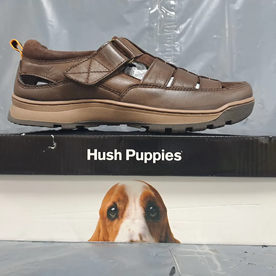 BOXED PAIR OF HUSH PUPPIES RUCKER FISHERMAN SHOES IN BROWN SIZE UK 6