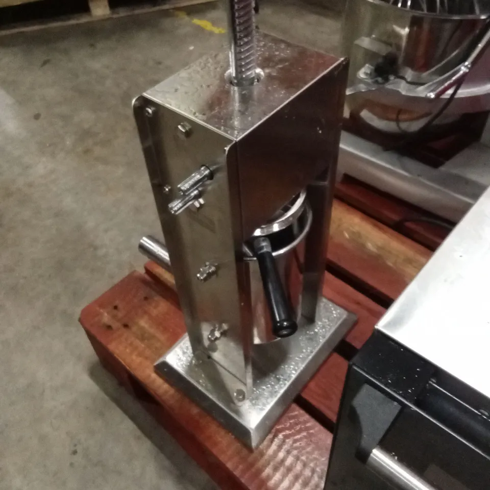 HAKKA SAUSAGE STUFFER