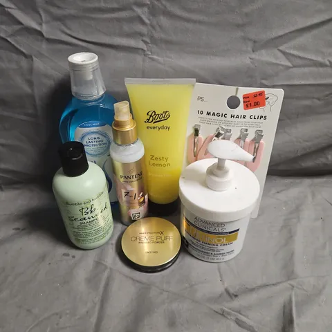 APPROXIMATEY 20 ASSORTED HEALTH AND BEAUTY PRODUCTS TO INCLUDE - MAX FACTOR CREAME PUFF PRESSED POWDER - PANTENE OIL MIST - SENSODYNE MOUTHWASH - ETC