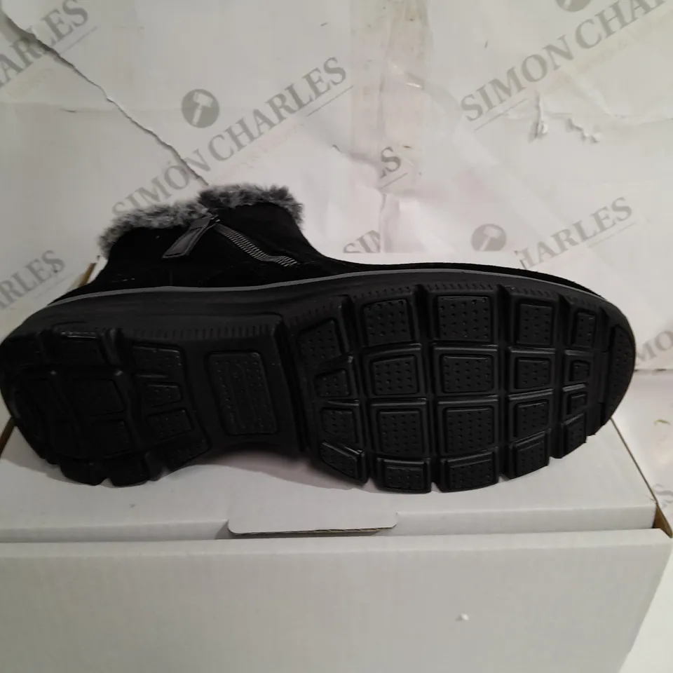 BOXED SKECHERS HIGH ZIP BOOTS, BLACK - SIZE 6