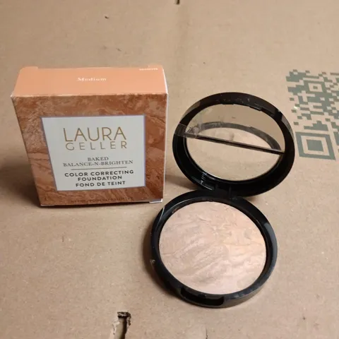 LAURA GELLER BAKED COLOUR CORRECTING FOUNDATION SHADE MEDIUM 9G