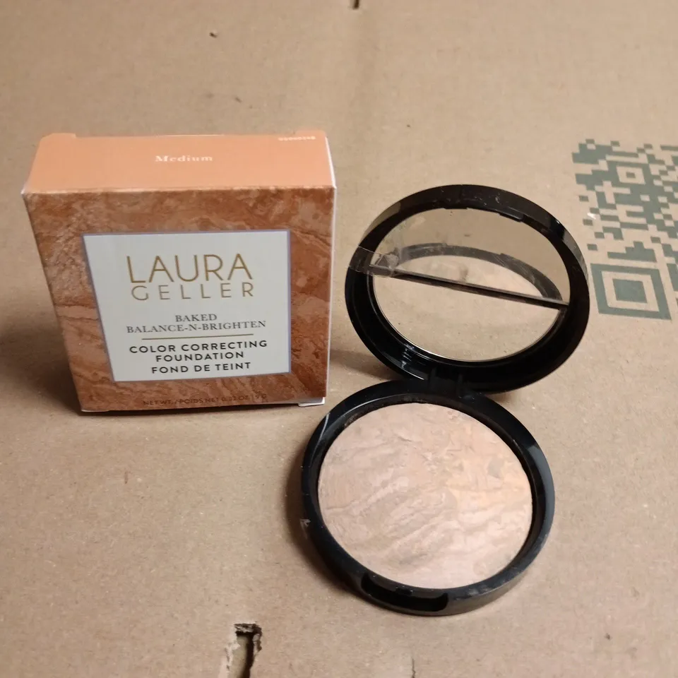 LAURA GELLER BAKED COLOUR CORRECTING FOUNDATION SHADE MEDIUM 9G