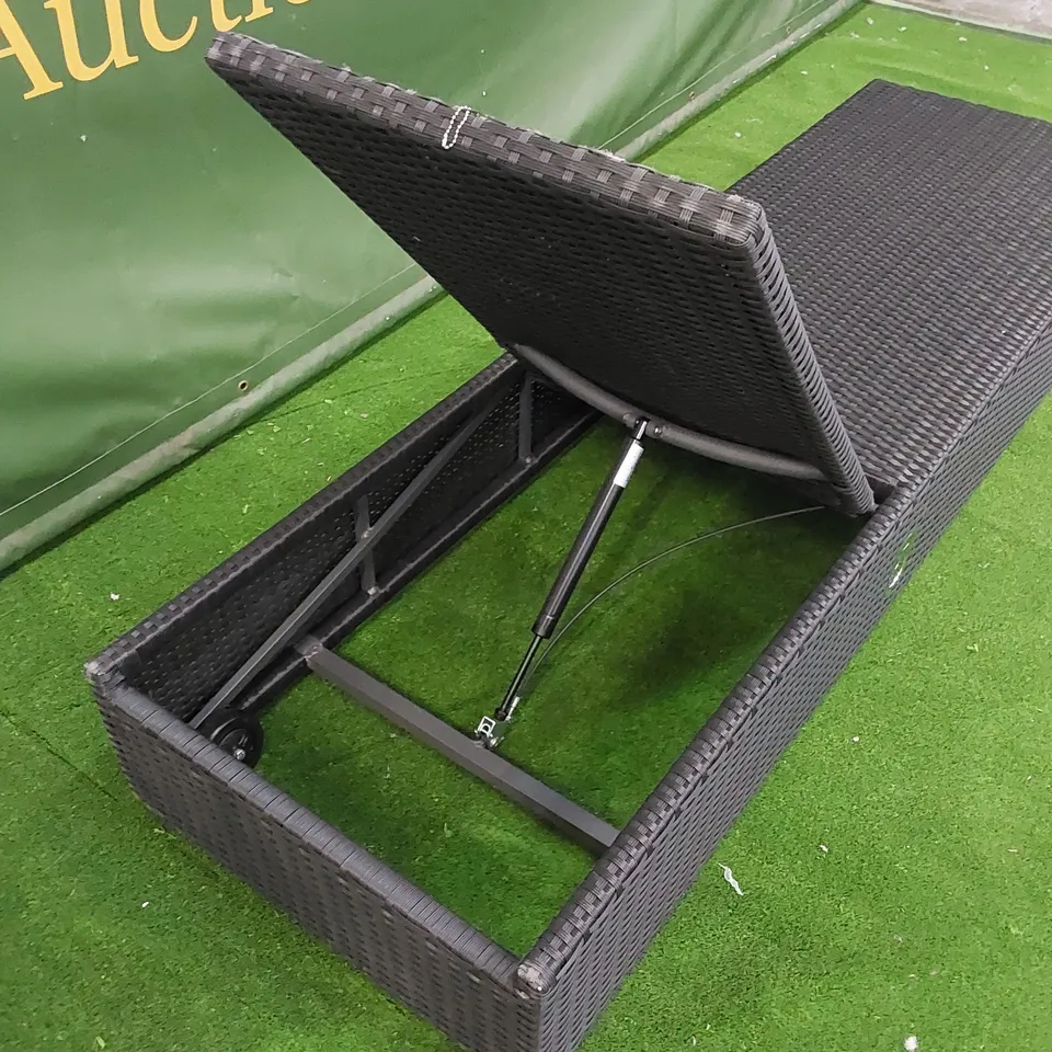 DESIGNER MANUAL ADJUSTABLE SUNLOUNGER IN BLACK RATTAN 