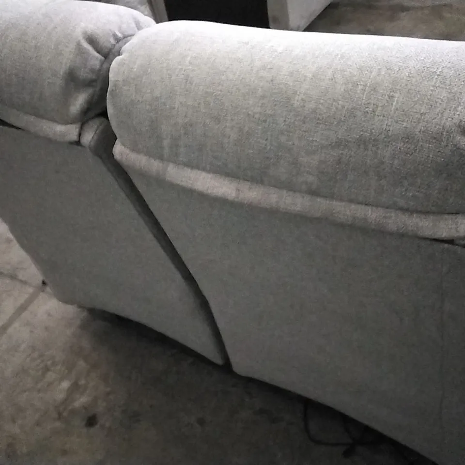 QUALITY BRITISH DESIGNED & MANUFACTURED G PLAN NEWMARKET 2 SEATER POWER RECLINER PIERO SILVER FABRIC SOFA 