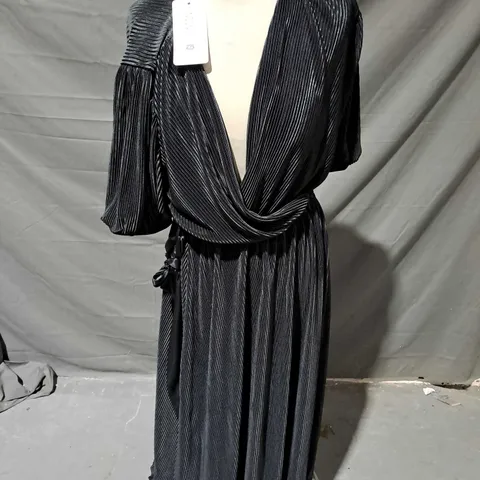 GINI LONDON PLISSE DRESS IN BLACK - S/M