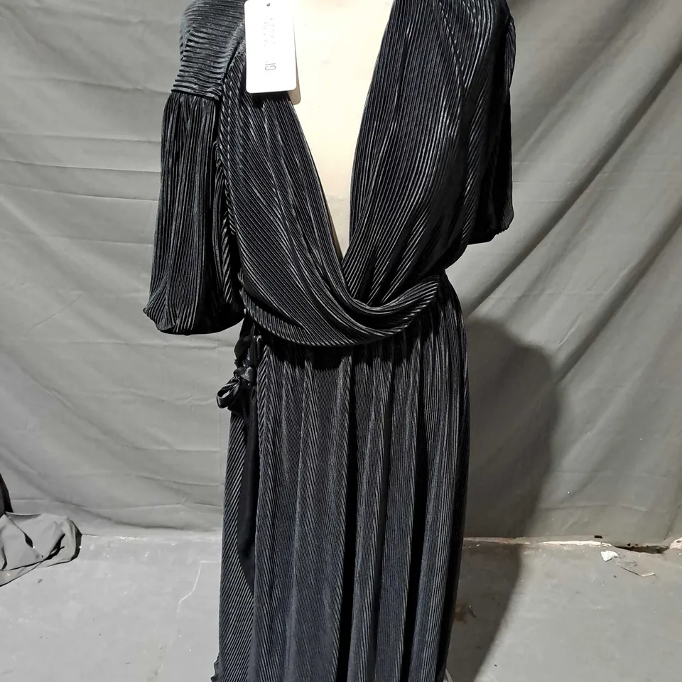 GINI LONDON PLISSE DRESS IN BLACK - S/M