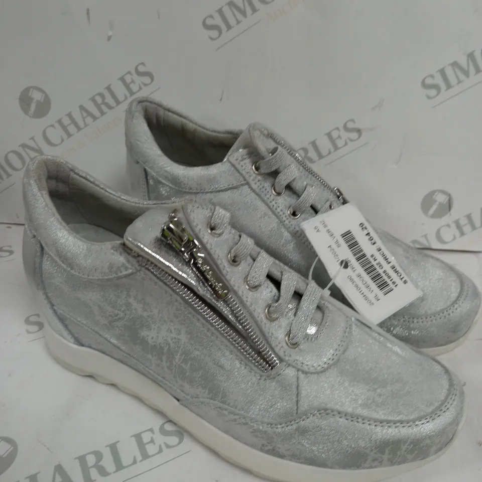 RUTH LANGSFORD WHITE WEDGE TRAINERS - SIZE 5