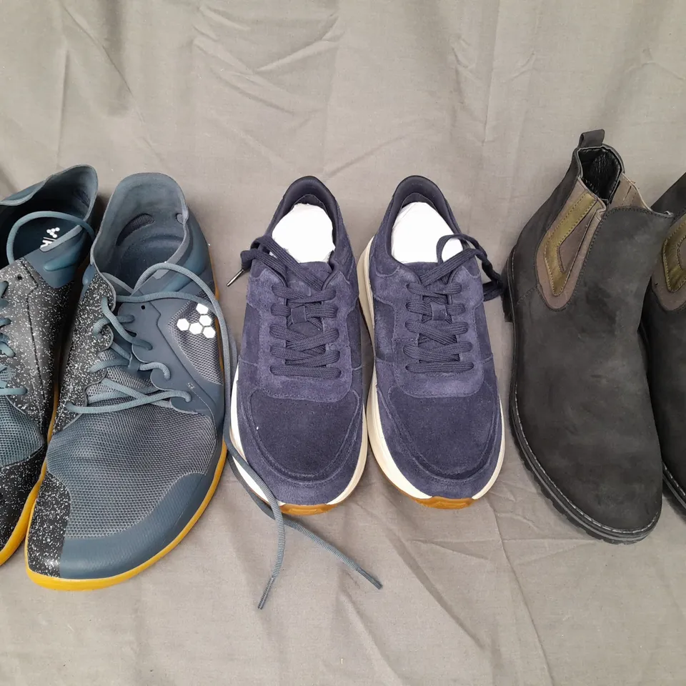 BOX OF APPROXIMATELY 15 ASSORTED PAIRS OF SHOES AND FOOTWEAR ITEMS IN VARIOUS STYLES AND SIZES TO INCLUDE FITFLOP, DOWN TO EARTH, ETC