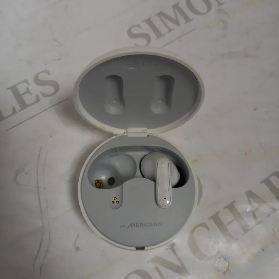LG TONE FREE UFP8 WIRELESS BLUETOOTH EARBUDS - WHITE