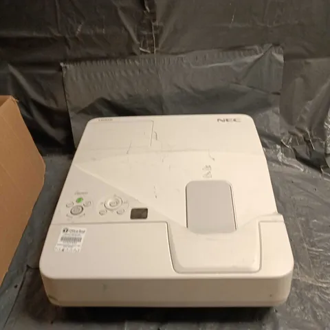 NEC PROJECTOR – WHITE