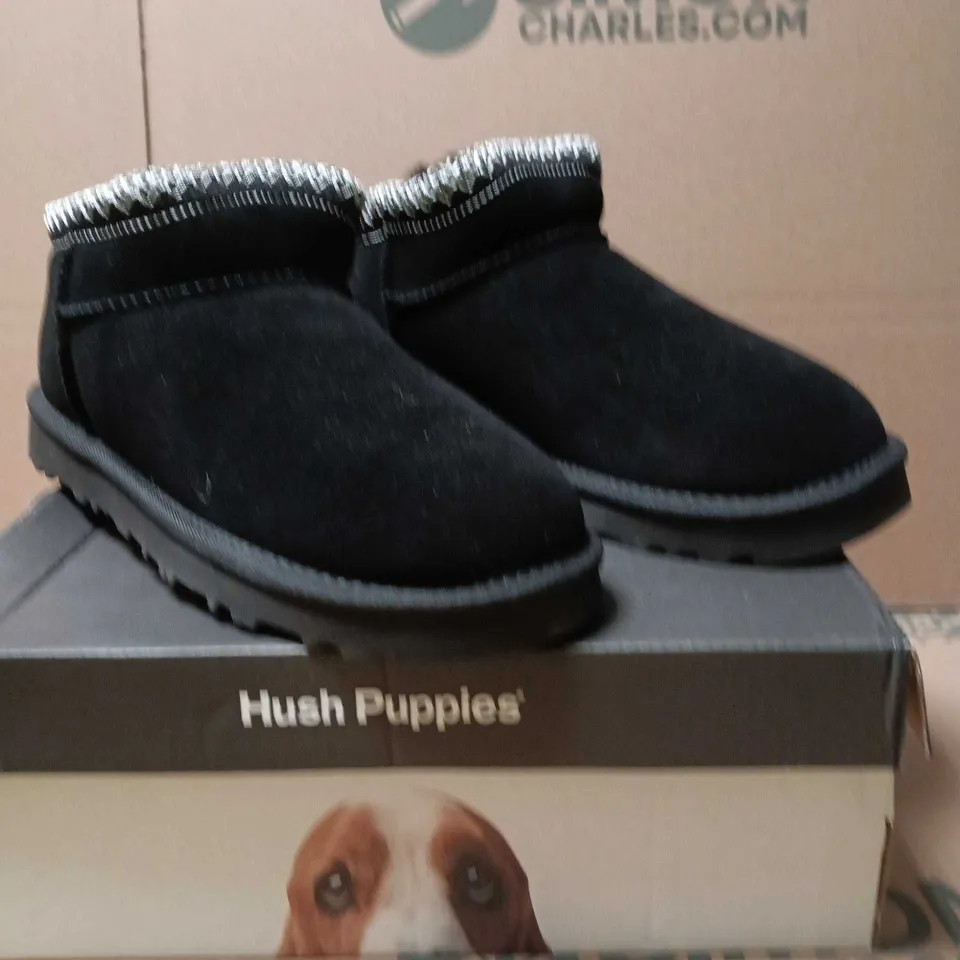 HUSH PUPPIES SLOANE BOOTIE SLIPPER – BLACK, WOMEN’S UK 8