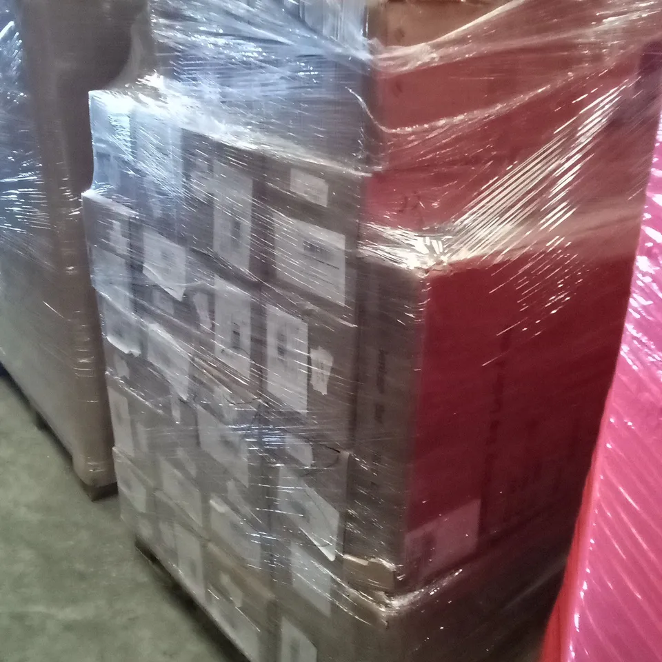 PALLET OF ASSORTED ITEMS INCLUDING CERAMIC HOTPLATE, TOILET SEAT, STEP LADDER, GAS WATER HEATER, BABY PLAY MATS 