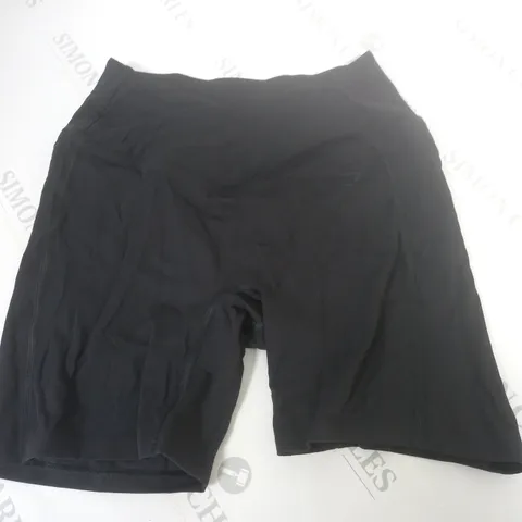 GYMSHARK BLACK SHORTS - S