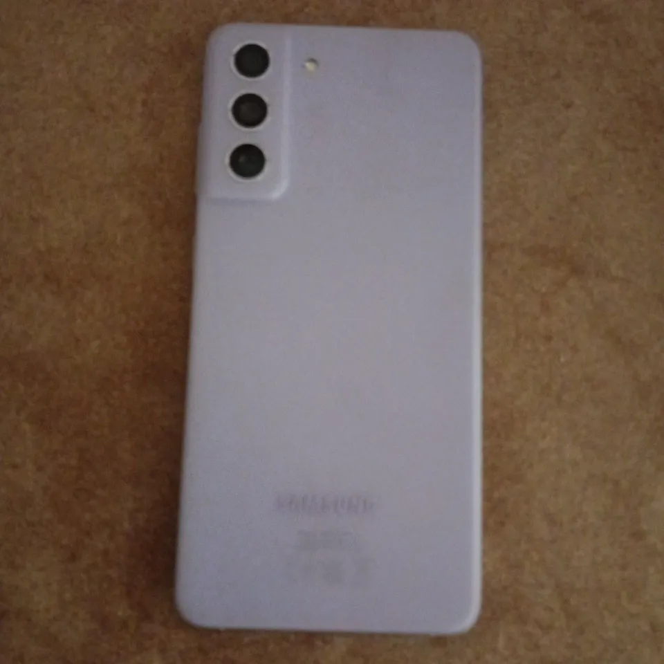 SAMSUNG GALAXY 21