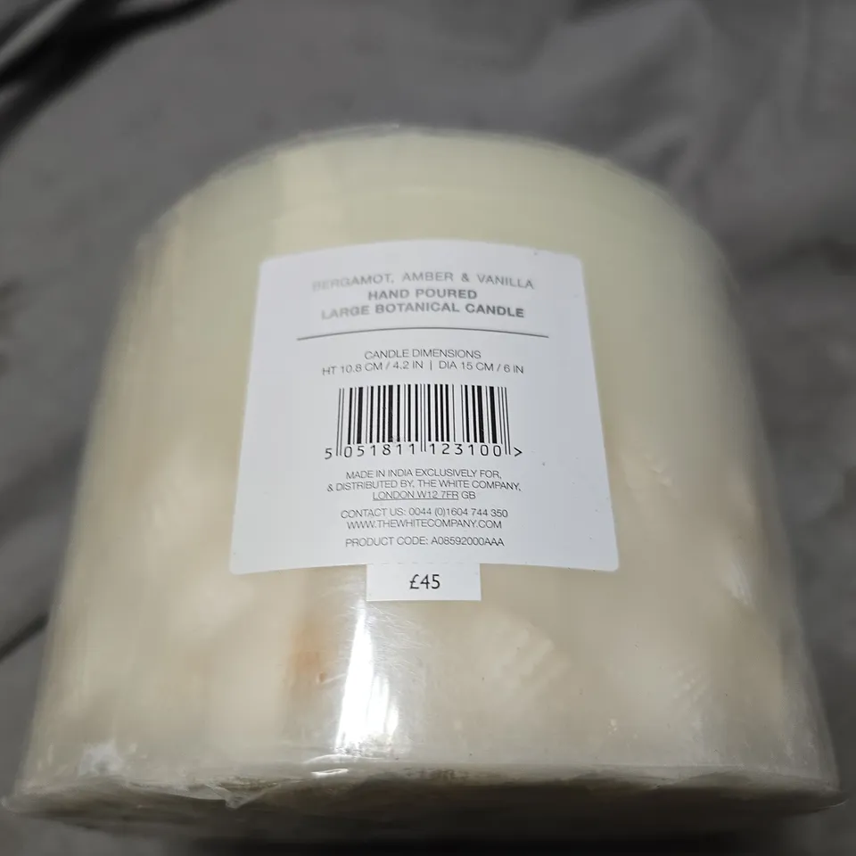 THE WHITE COMPANY SEYCHELLES LARGE BOTANICAL CANDLE – BERGAMOT, AMBER & VANILLA (HAND POURED)