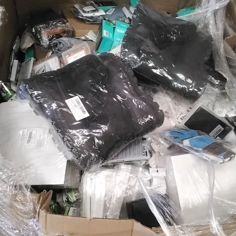 PALLET OF PHONE CASES, COSTUMES, SWIMWEAR, HOME DECOR