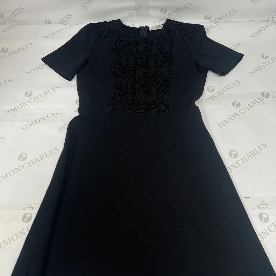 OASIS LACE FLORAL DETAIL MIDI DRESS IN BLACK SIZE M