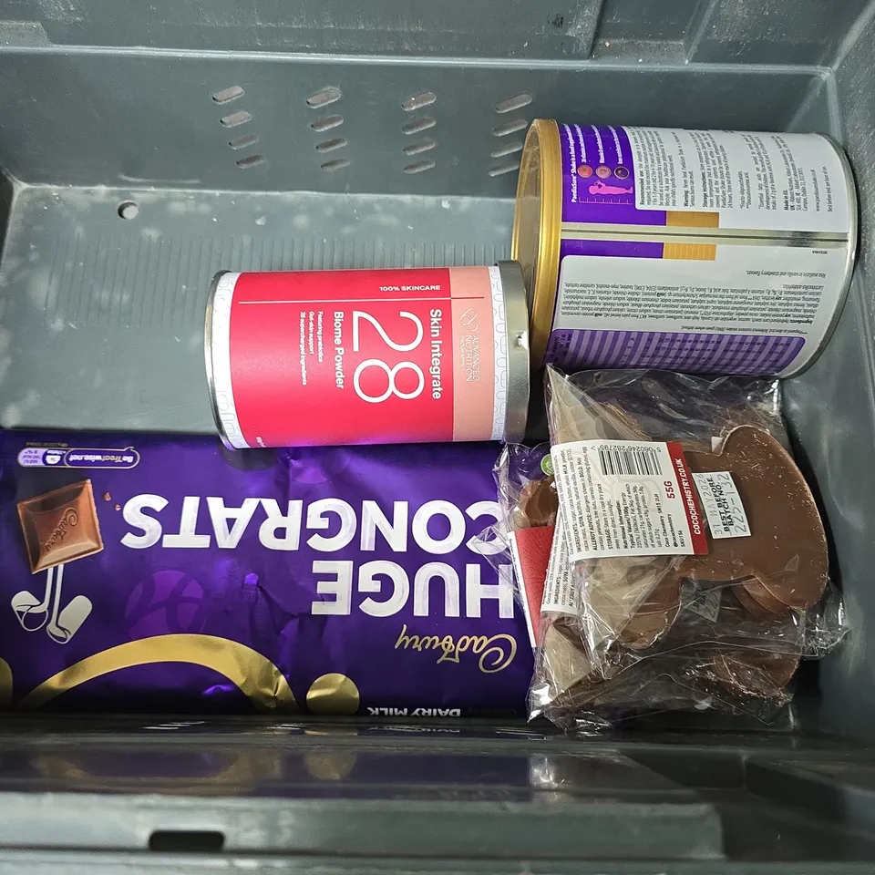 LOT OF 17 ASSORTED FOOD ITEMS TO INCLUDE BIO & ME GRANOLA, ASHWAGANDA COFFEE AND CHOCOLATE REINDEERS